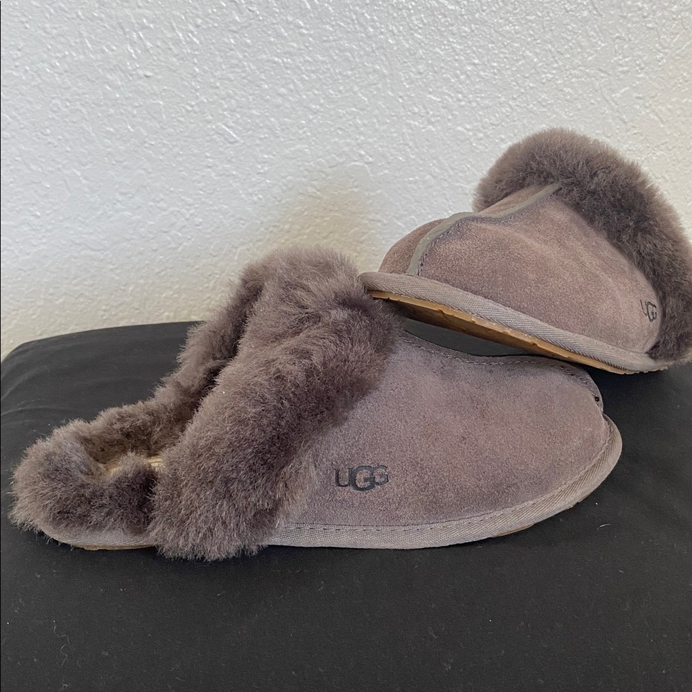 UGG Women's Slippers in Dark Gray